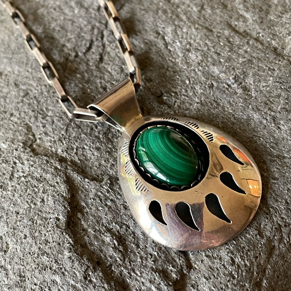 Navajo Vintage Native American Malachite Bear Paw Pendant